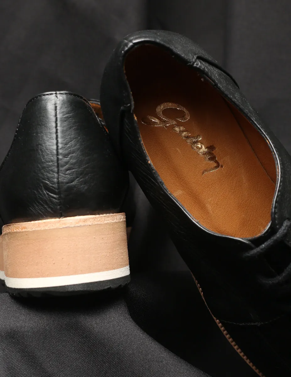 Lace-Up 901 Black