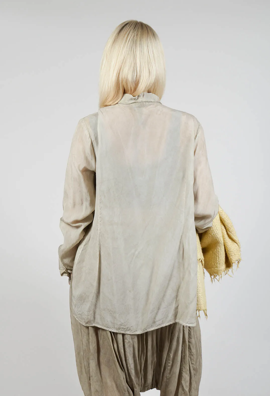 Lightweight Blouse in Straw Cloud