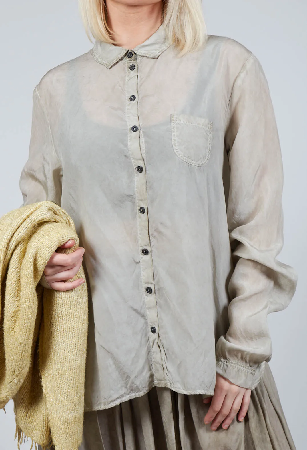 Lightweight Blouse in Straw Cloud