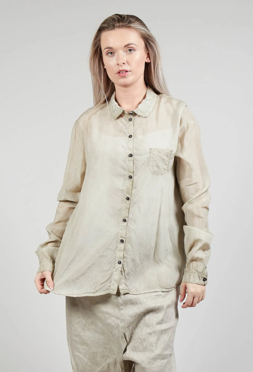 Lightweight Blouse in Straw Cloud