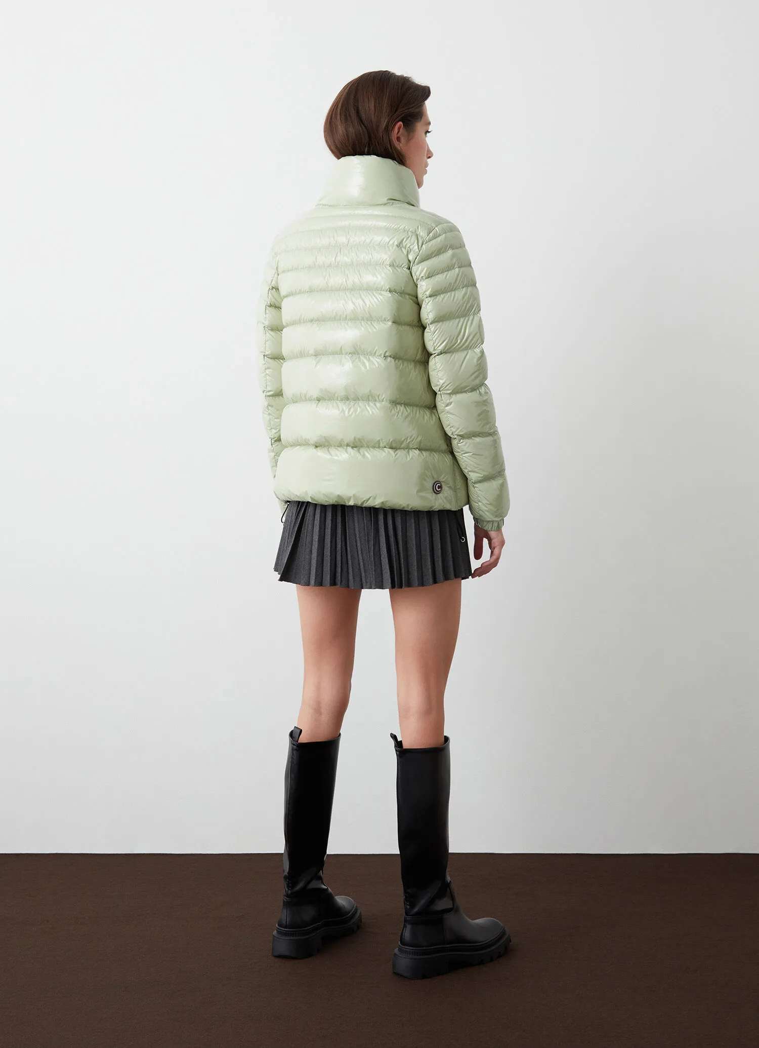 Super-glossy down jacket with drawstring-