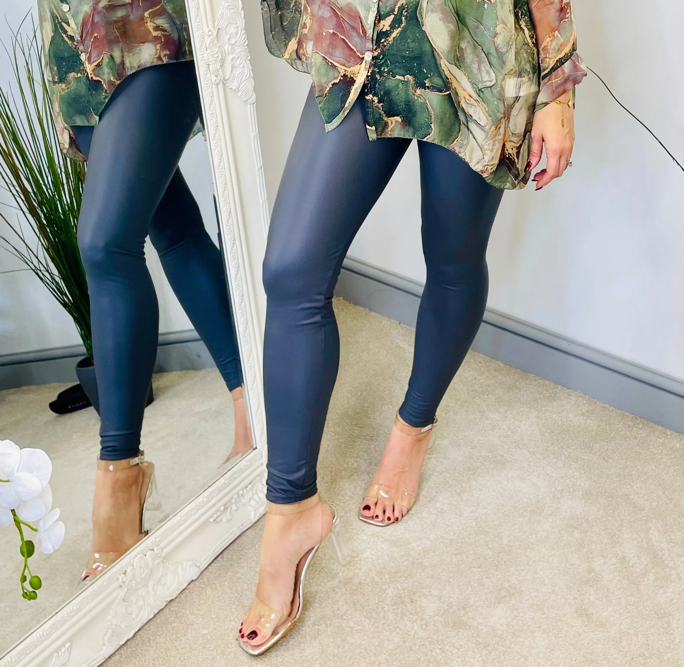 The DISCO grey pu leggings